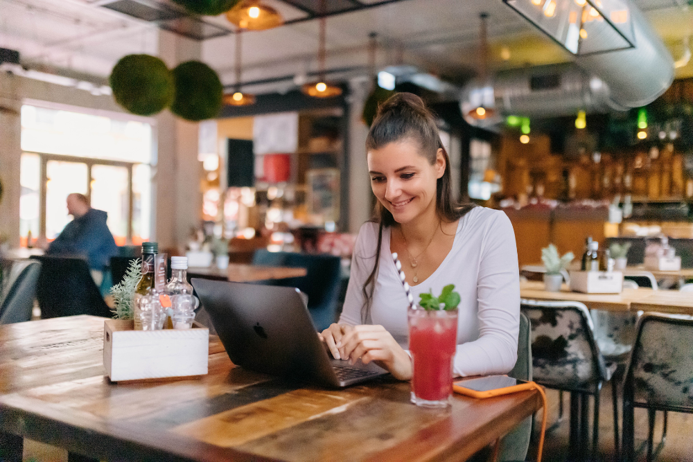 Vertrauen aufbauen und Verkäufe fördern: Social Proof für Unternehmen